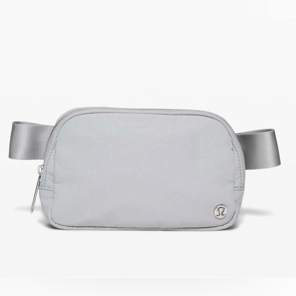 OG Lululemon Everywhere Belt Bag *1L in Silver Drop - Picture 1 of 7